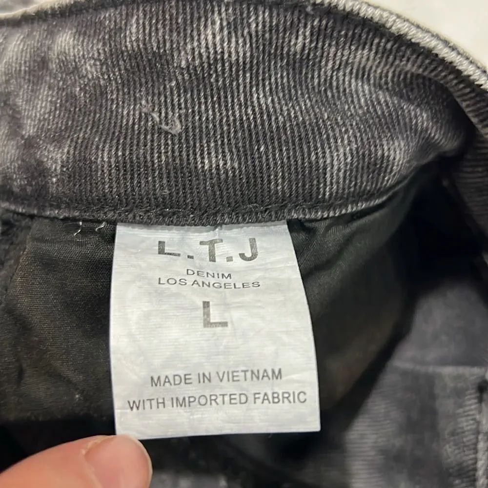L.T.J. Letter To Juliet raw hem cutoff washed black denim jean shorts Large NWT - Picture 14 of 14